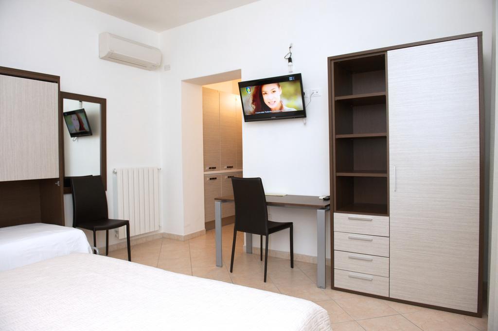 Domo - Guest-House Il Nespolo Fiorito Bed and Breakfast Orosei Εξωτερικό φωτογραφία
