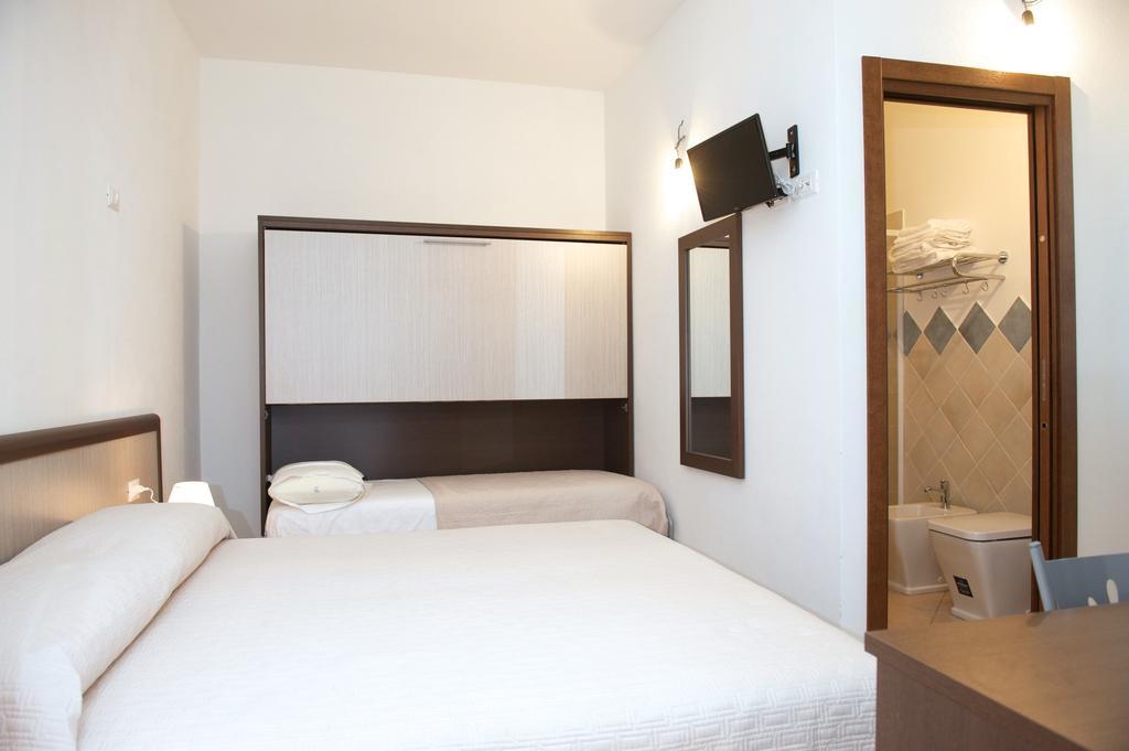 Domo - Guest-House Il Nespolo Fiorito Bed and Breakfast Orosei Εξωτερικό φωτογραφία