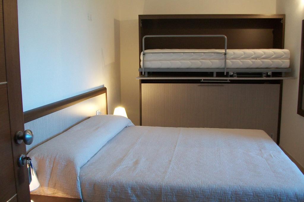 Domo - Guest-House Il Nespolo Fiorito Bed and Breakfast Orosei Εξωτερικό φωτογραφία