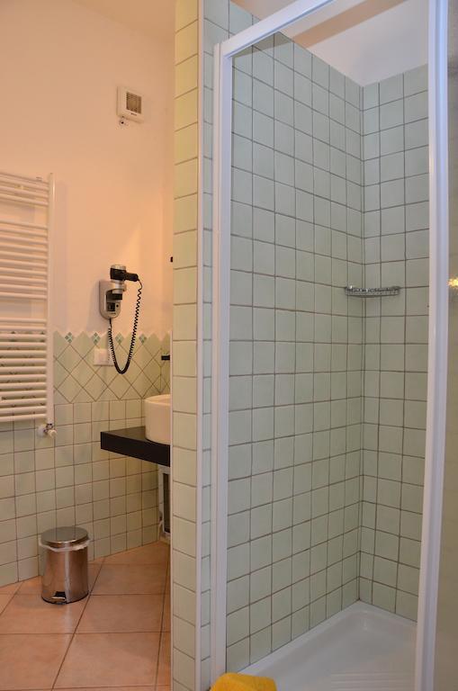 Domo - Guest-House Il Nespolo Fiorito Bed and Breakfast Orosei Δωμάτιο φωτογραφία