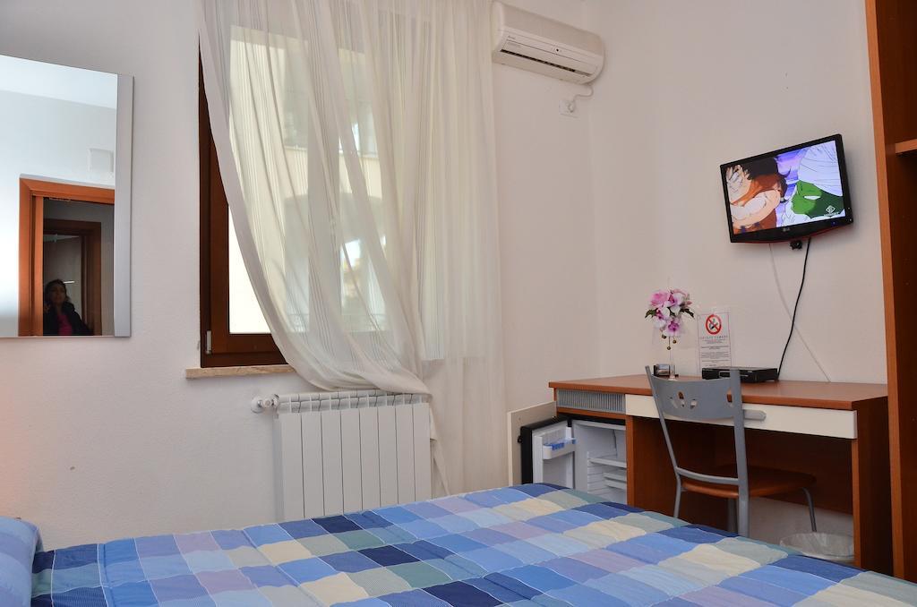 Domo - Guest-House Il Nespolo Fiorito Bed and Breakfast Orosei Εξωτερικό φωτογραφία