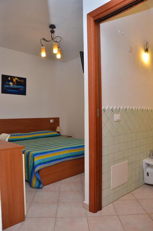 Domo - Guest-House Il Nespolo Fiorito Bed and Breakfast Orosei Εξωτερικό φωτογραφία