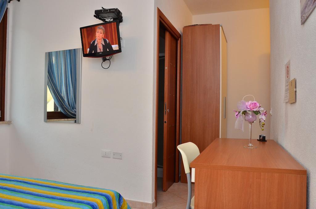 Domo - Guest-House Il Nespolo Fiorito Bed and Breakfast Orosei Εξωτερικό φωτογραφία